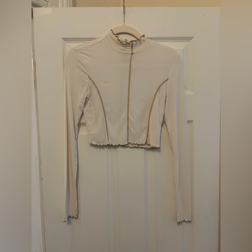 Sunday Best Aritzia Cream Long Sleeve Crop Top